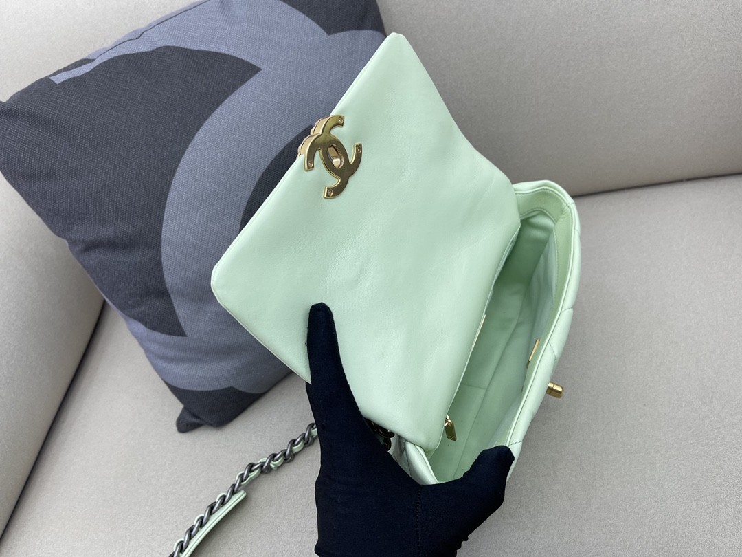 Lambskin 19 Handbag Flap Bag AS1160 Light Green